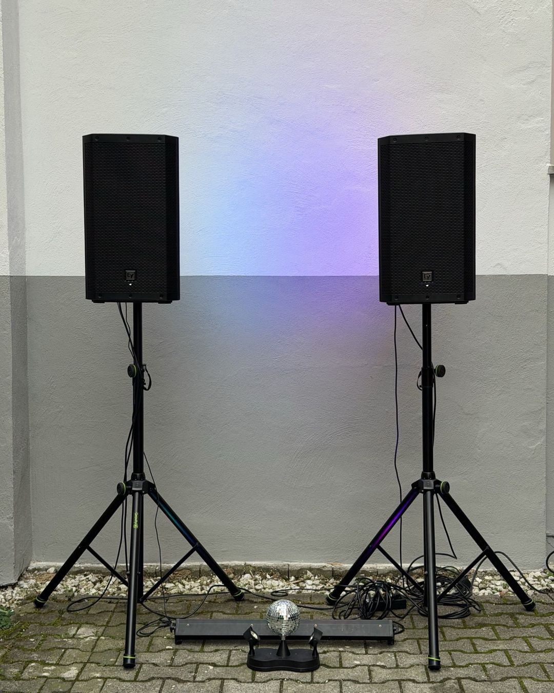 Paket M: 2x Electro-Voice ZLX-12P G2 + 2x Stativ (Stereo), 1x LED-Bar, 1x Discokugel